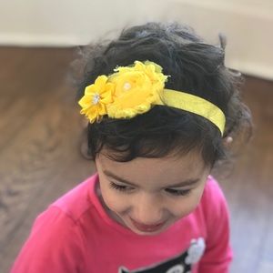 Infant girl elastic pearl flower headband